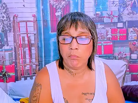 Snapshot of indianroxy chatting on December 20, 2025, 9:17 pm indianroxy online show from December 20, 2025, 9:17 pm