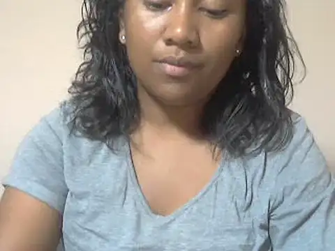 cutybigass online show from April 15, 2026, 5:50 pm