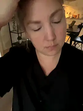 Snapshot of Anna_Alexa chatting on November 6, 2025, 7:12 am Anna Alexa online show from November 6, 2025, 7:12 am