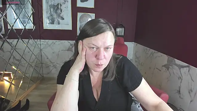 KellyPerfection online show from November 5, 2025, 6:05 am