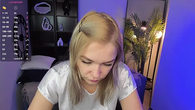 Snapshot of BellaDreamy chatting on December 5, 2025, 5:17 am BellaDreamy online show from December 5, 2025, 5:17 am