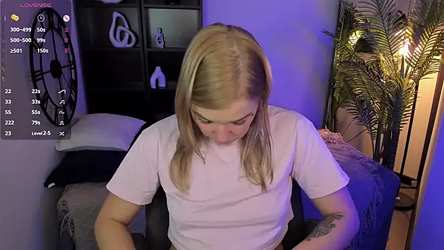 Snapshot of BellaDreamy chatting on December 3, 2025, 9:09 am BellaDreamy online show from December 3, 2025, 9:09 am