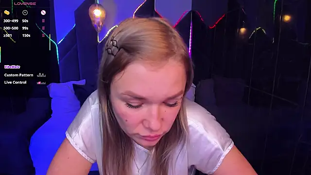 Snapshot of BellaDreamy chatting on November 13, 2025, 5:50 pm BellaDreamy online show from November 13, 2025, 5:50 pm