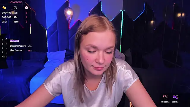 Snapshot of BellaDreamy chatting on October 31, 2025, 6:04 pm BellaDreamy online show from October 31, 2025, 6:04 pm