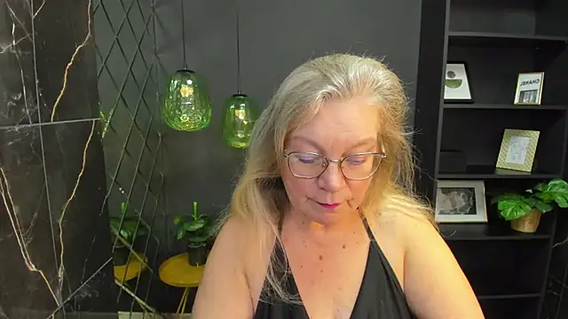 Snapshot of NataliMellow chatting on November 2, 2025, 12:54 pm NataliMellow online show from November 2, 2025, 12:54 pm