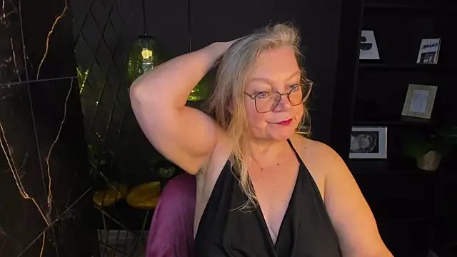 Snapshot of NataliMellow chatting on November 4, 2025, 1:15 pm NataliMellow online show from November 4, 2025, 1:15 pm