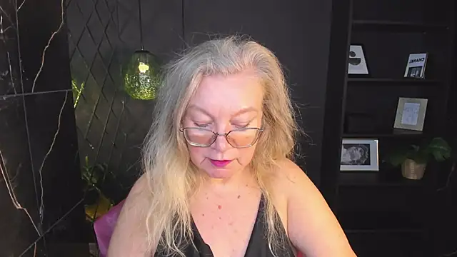 Snapshot of NataliMellow chatting on November 8, 2025, 1:14 pm NataliMellow online show from November 8, 2025, 1:14 pm