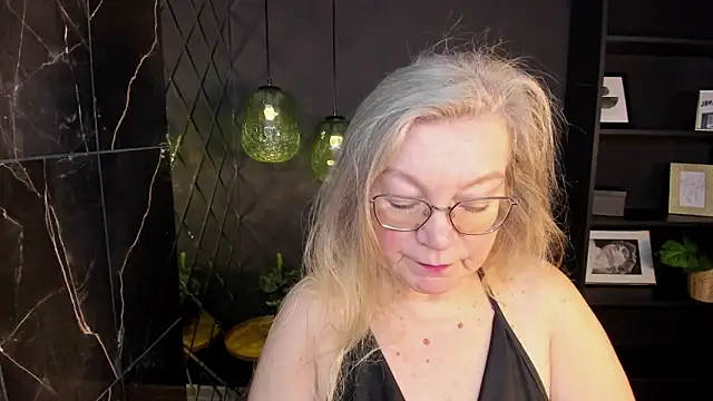 NataliMellow online show from January 15, 2026, 1:14 pm