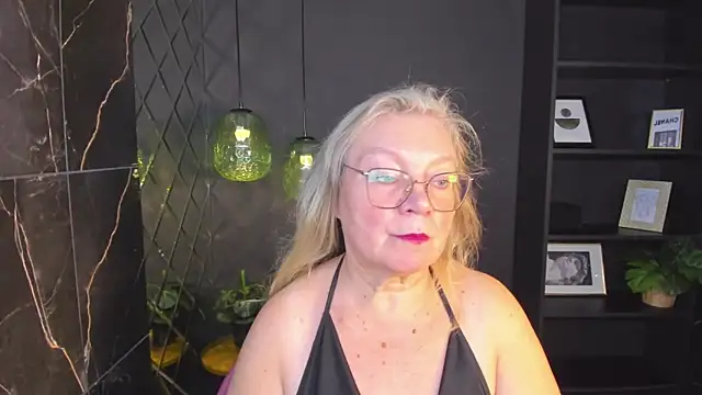 Snapshot of NataliMellow chatting on October 18, 2025, 1:02 pm NataliMellow online show from October 18, 2025, 1:02 pm