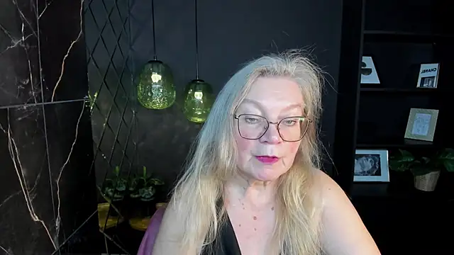 Snapshot of NataliMellow chatting on November 28, 2025, 1:11 pm NataliMellow online show from November 28, 2025, 1:11 pm