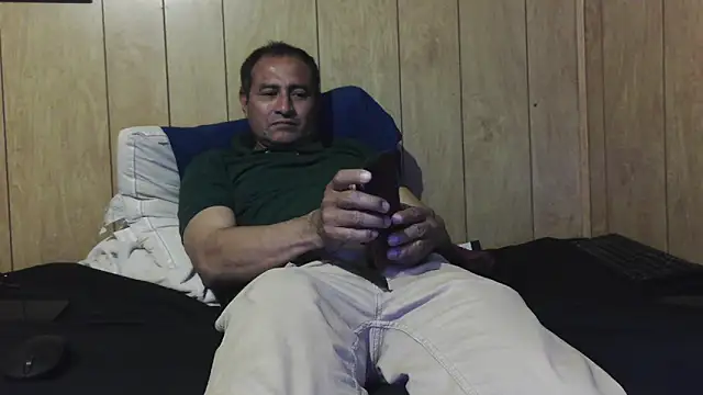 Snapshot of dantehot2020 chatting on November 28, 2025, 3:28 am dantehot2020 online show from November 28, 2025, 3:28 am