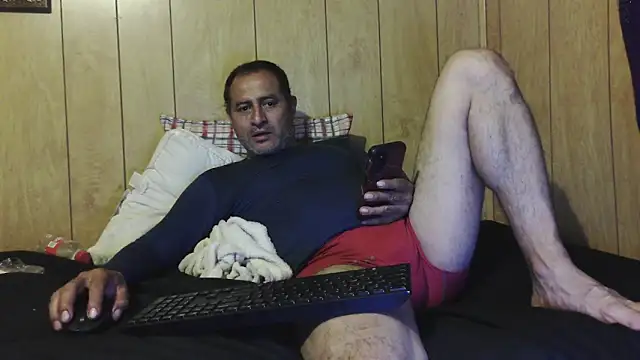 Snapshot of dantehot2020 chatting on December 2, 2025, 11:28 pm dantehot2020 online show from December 2, 2025, 11:28 pm