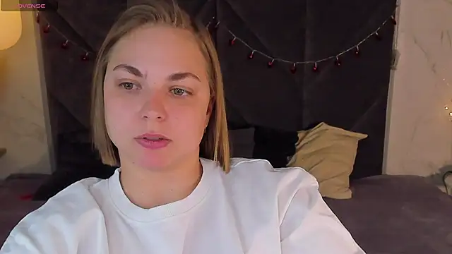 Snapshot of TataArdent chatting on February 20, 2025, 8:36 pm TataArdent online show from February 20, 2025, 8:36 pm