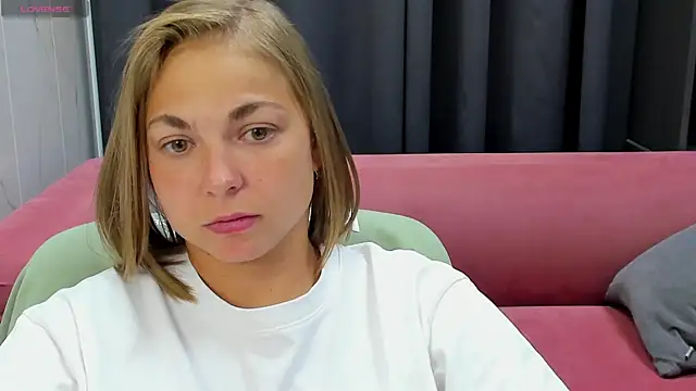 Snapshot of TataArdent chatting on October 3, 2025, 8:32 pm TataArdent online show from October 3, 2025, 8:32 pm