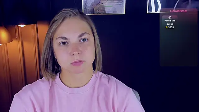 Snapshot of TataArdent chatting on November 10, 2025, 8:14 pm TataArdent online show from November 10, 2025, 8:14 pm