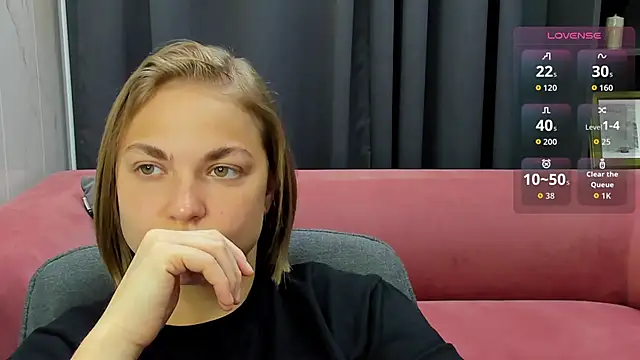 Snapshot of TataArdent chatting on November 6, 2025, 8:35 pm TataArdent online show from November 6, 2025, 8:35 pm