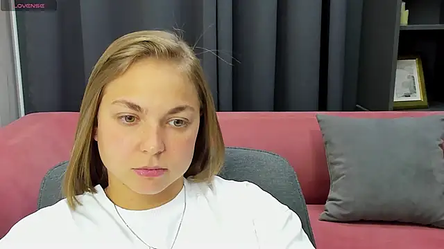 Snapshot of TataArdent chatting on December 5, 2025, 8:06 pm TataArdent online show from December 5, 2025, 8:06 pm