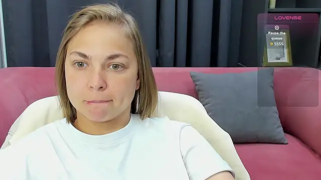 Snapshot of TataArdent chatting on November 23, 2025, 8:19 pm TataArdent online show from November 23, 2025, 8:19 pm