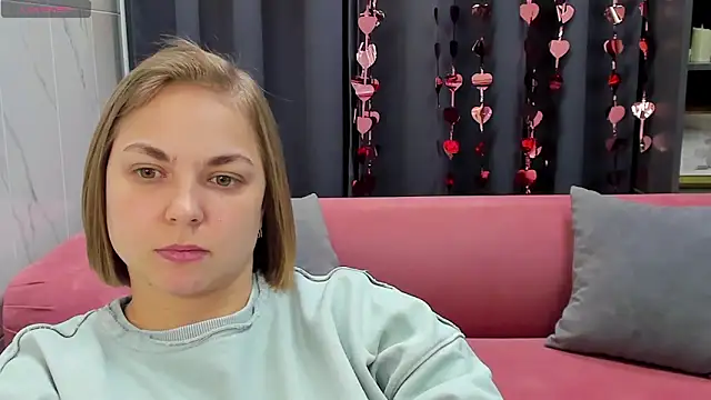 Snapshot of TataArdent chatting on February 18, 2025, 8:25 pm TataArdent online show from February 18, 2025, 8:25 pm