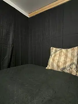 Rakiyahcharms online show from March 29, 2026, 6:37 am