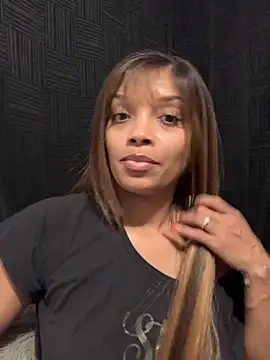 Rakiyahcharms online show from September 19, 2025, 6:01 pm