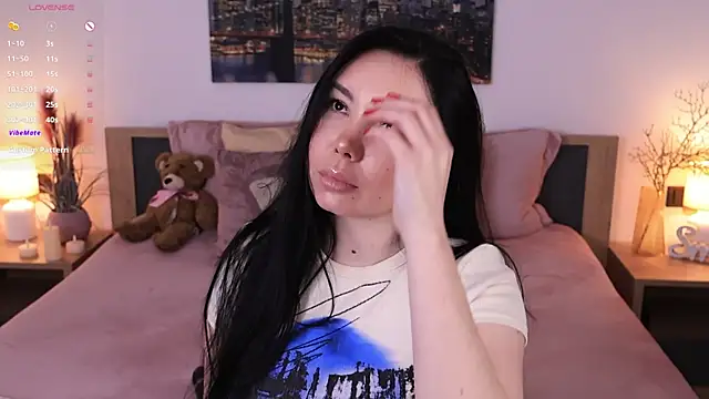 Snapshot of Leila__Sweet chatting on March 10, 2025, 9:56 am Leila Sweet online show from March 10, 2025, 9:56 am