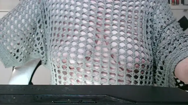 Snapshot of heidi60 chatting on December 14, 2024, 6:52 pm heidi60 online show from December 14, 2024, 6:52 pm