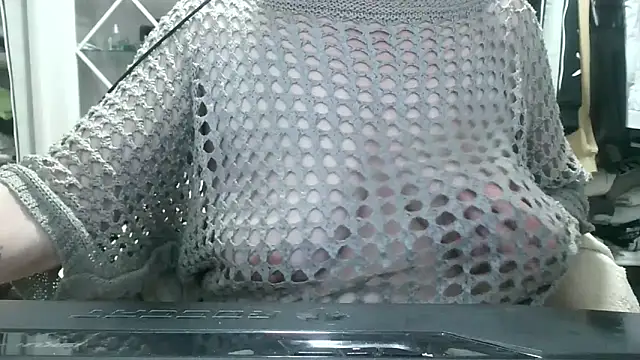 Snapshot of heidi60 chatting on November 1, 2025, 5:07 pm heidi60 online show from November 1, 2025, 5:07 pm