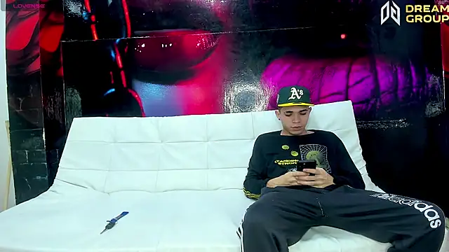 AmazingPartys online show from April 9, 2026, 7:42 pm