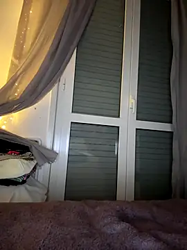 Snapshot of Wet-Pussycat chatting on November 4, 2025, 4:44 pm Wet-Pussycat online show from November 4, 2025, 4:44 pm