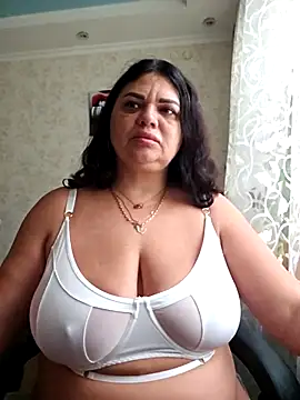 Snapshot of littleRikka chatting on November 3, 2025, 7:57 am littleRikka online show from November 3, 2025, 7:57 am