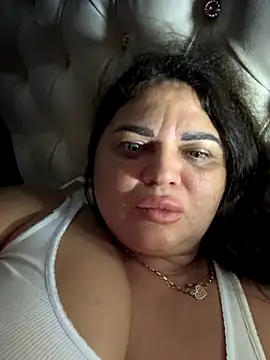 Snapshot of littleRikka chatting on November 21, 2025, 4:28 pm littleRikka online show from November 21, 2025, 4:28 pm