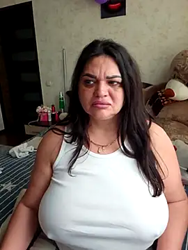 littleRikka online show from April 13, 2026, 8:07 am