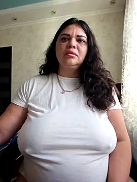 littleRikka online show from September 12, 2025, 5:18 am