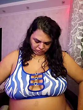 Snapshot of littleRikka chatting on October 30, 2025, 8:28 pm littleRikka online show from October 30, 2025, 8:28 pm