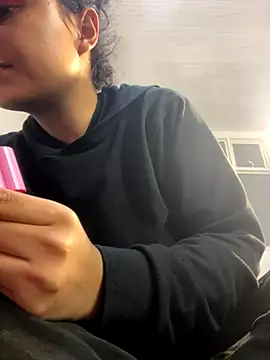 Snapshot of AbbyTaylorr chatting on October 7, 2025, 3:51 am AbbyTaylorr online show from October 7, 2025, 3:51 am