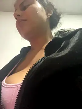 Snapshot of AbbyTaylorr chatting on November 2, 2025, 2:38 am AbbyTaylorr online show from November 2, 2025, 2:38 am