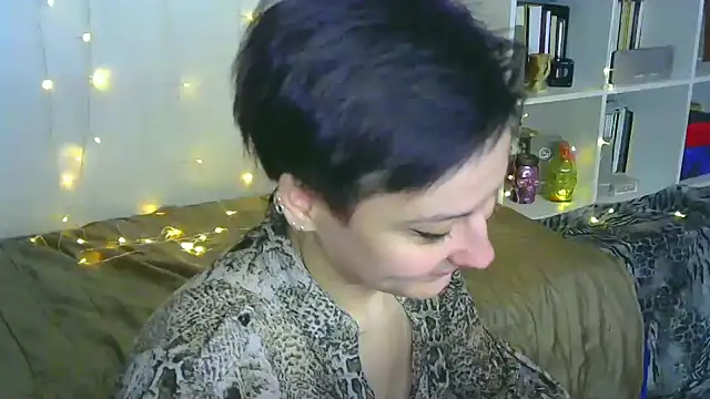 Snapshot of MartaBounty chatting on February 24, 2025, 11:52 pm MartaBounty online show from February 24, 2025, 11:52 pm