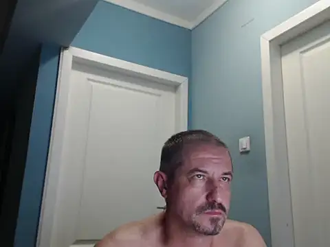 Snapshot of MisterFaithRO chatting on June 18, 2026, 10:04 pm MisterFaithRO online show from June 18, 2026, 10:04 pm
