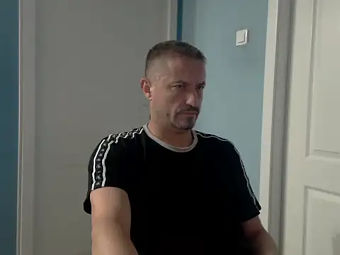 Snapshot of MisterFaithRO chatting on July 6, 2026, 6:43 pm MisterFaithRO online show from July 6, 2026, 6:43 pm