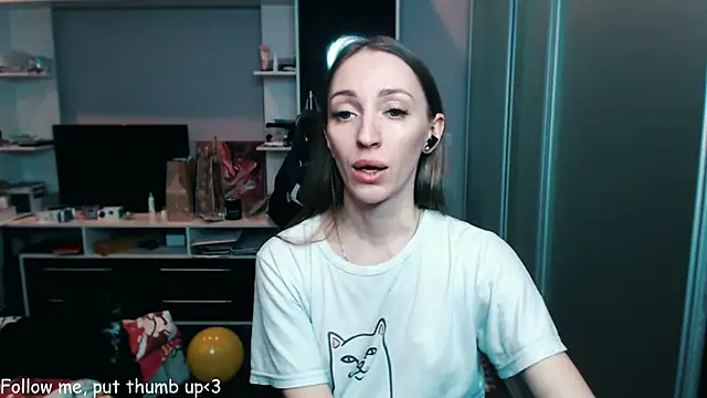 Natalimeowks online show from December 31, 2024, 4:14 pm