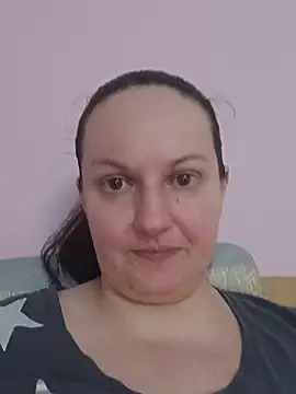 Snapshot of BustyLadyAlma chatting on June 21, 2026, 6:41 am BustyLadyAlma online show from June 21, 2026, 6:41 am