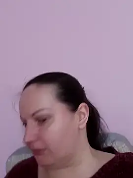 Snapshot of BustyLadyAlma chatting on May 9, 2026, 6:39 am BustyLadyAlma online show from May 9, 2026, 6:39 am