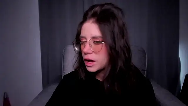 Snapshot of HazelKush chatting on February 6, 2026, 9:22 pm HazelKush online show from February 6, 2026, 9:22 pm