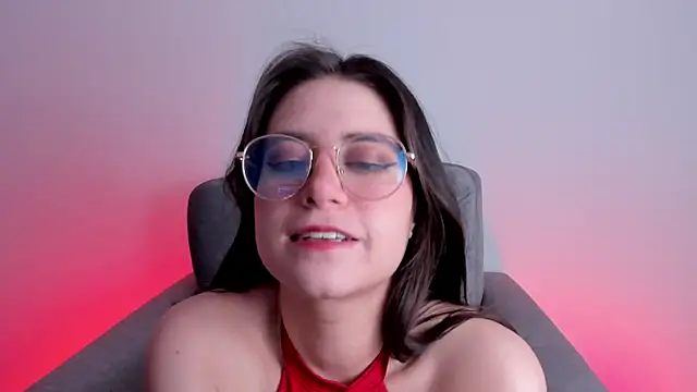 Snapshot of HazelKush chatting on November 19, 2025, 10:10 pm HazelKush online show from November 19, 2025, 10:10 pm