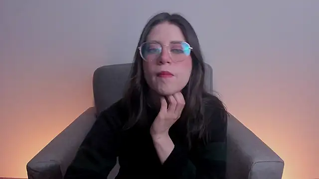 Snapshot of HazelKush chatting on November 13, 2025, 10:24 pm HazelKush online show from November 13, 2025, 10:24 pm