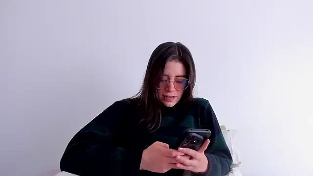 Snapshot of HazelKush chatting on December 20, 2025, 2:09 pm HazelKush online show from December 20, 2025, 2:09 pm