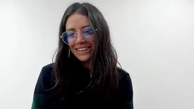 Snapshot of HazelKush chatting on January 11, 2026, 9:11 pm HazelKush online show from January 11, 2026, 9:11 pm