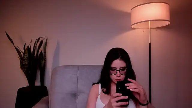 Snapshot of HazelKush chatting on March 19, 2026, 10:21 pm HazelKush online show from March 19, 2026, 10:21 pm