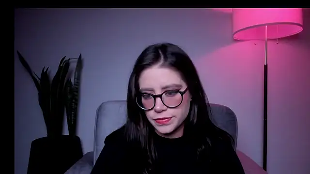 Snapshot of HazelKush chatting on April 15, 2026, 10:10 pm HazelKush online show from April 15, 2026, 10:10 pm